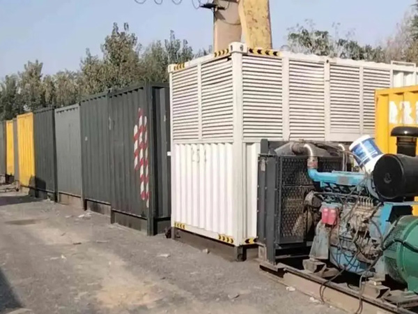 石峰200KW柴油发电机机组每小时油耗是多少？