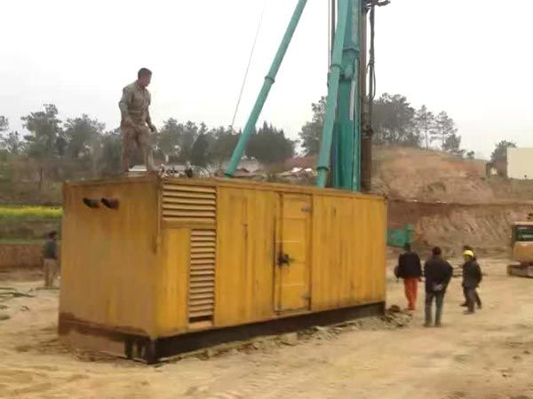 石峰如何判断水冷式机油散热器密封件是否需要更换?